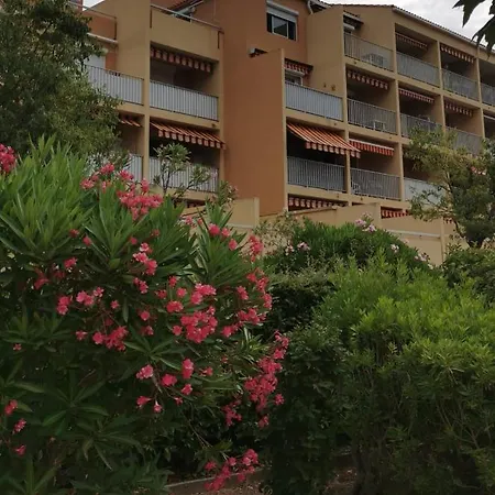 شقة Superb Apartment With Swimming Pool And Baclon كاركيران